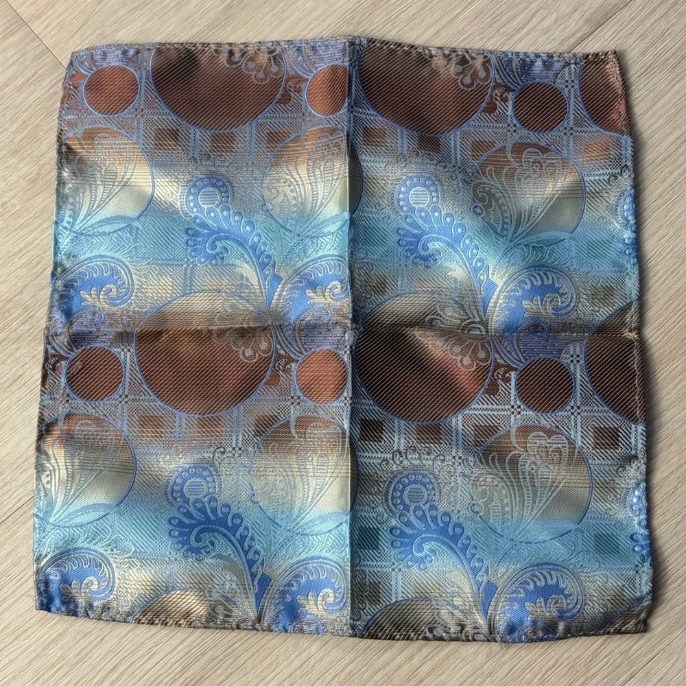 Stacy Adams Mens Bow Tie Pocket Square‎ Matching Set Blue Brown Paisley